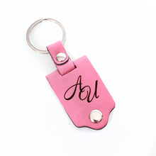 Заредете изображение във визуализатора на галерията – Кожен ключодържател със снимка и надпис