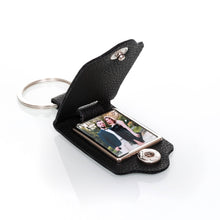 Заредете изображение във визуализатора на галерията – Кожен ключодържател със снимка и надпис