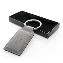 Заредете изображение във визуализатора на галерията – Гравиран кожен ключодържател